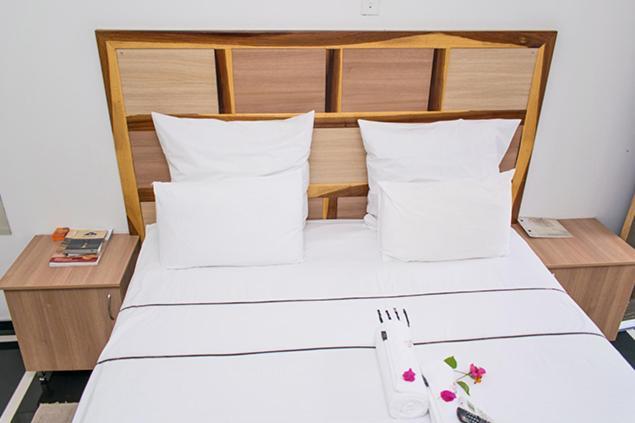 Ekamuti Town Lodge Oniihandi Экстерьер фото