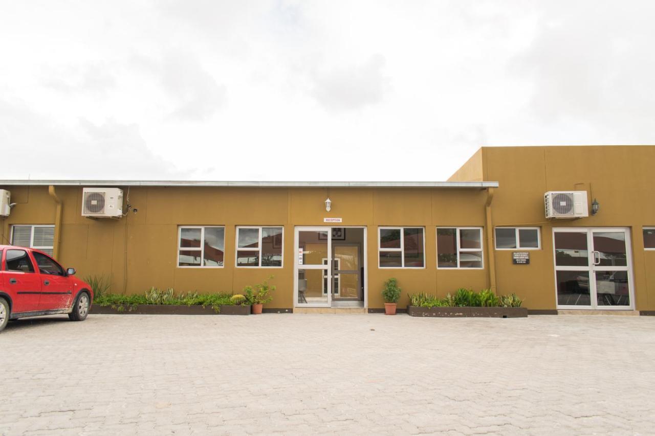 Ekamuti Town Lodge Oniihandi Экстерьер фото